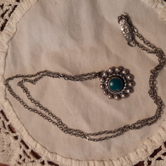 Vintage turquoise charm and necklace sterling silver clasp is detailed - Picture 4 of 7